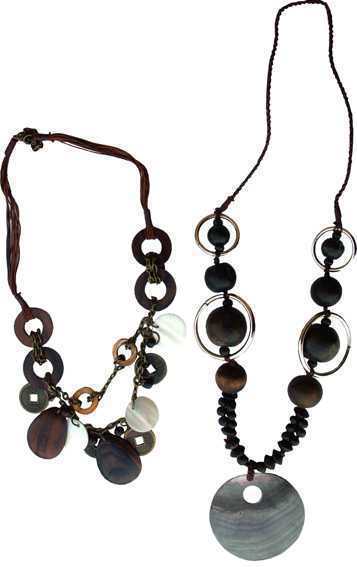 Collana di monete e conchiglie in legno x2